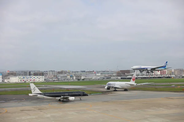 Vuelos domésticos al aeropuerto de Fukuoka 2016 — Foto de Stock