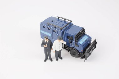 küçük silah polisle alay