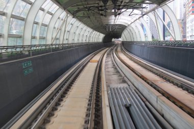 şehirde tren demiryolu