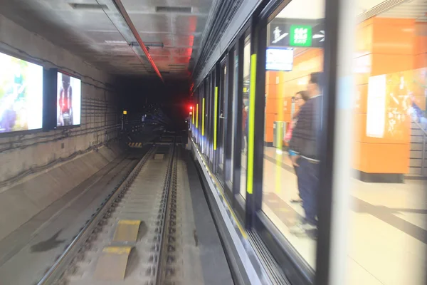 De trein spoor in de stad — Stockfoto