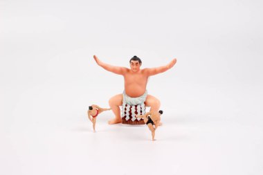  Sumo güreşçisi küçük