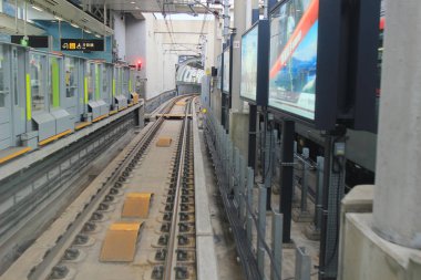 şehirde tren demiryolu