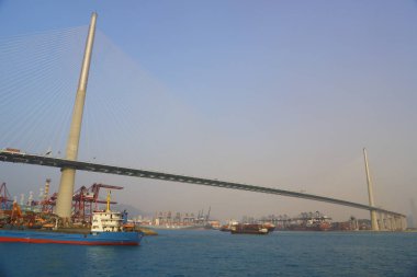 Tsing Yi Stonecutters köprüsünde