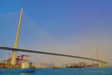 Tsing Yi Stonecutters köprüsünde