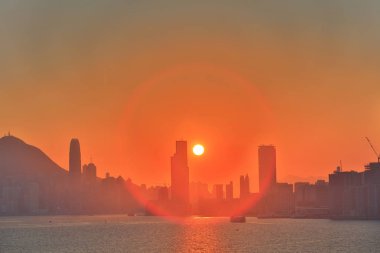  gün batımında. Kowloon görünümünden 