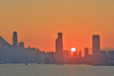 Hong Kong gün batımı zaman.