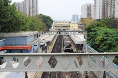 Demiryolu ile şehir içi tren