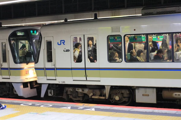 Bahnhof in osaka, japan — Stockfoto