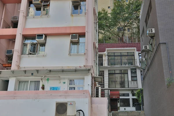 Oud Appartementsgebouw in Sai Wan — Stockfoto