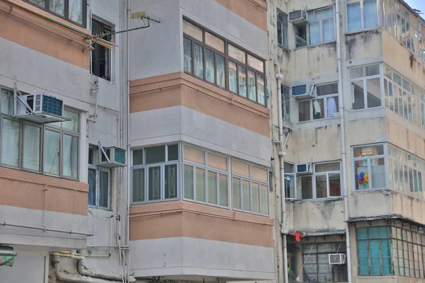Vieil immeuble à Sai Wan — Photo