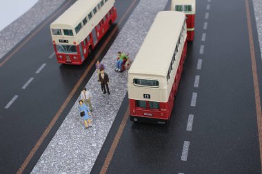 İzole klasik Londra otobüs modeli 