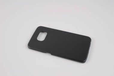 Beyaz arka plan üzerinde akıllı telefon için plastik kasa