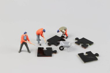 insanlar puzzle parçaları kadar holding işbirliği