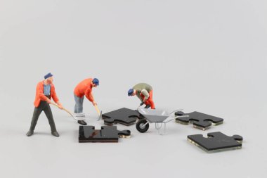 insanlar puzzle parçaları kadar holding işbirliği