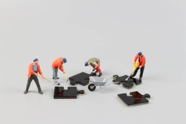 insanlar puzzle parçaları kadar holding işbirliği