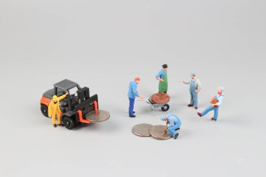 sikke para sitesinde işçilerle