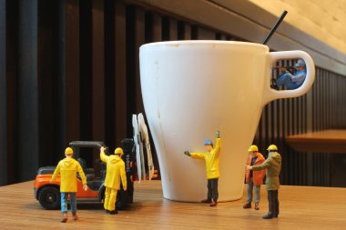 Minyatür insanlar işçileri kapatın