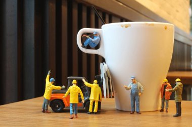 Minyatür insanlar işçileri kapatın