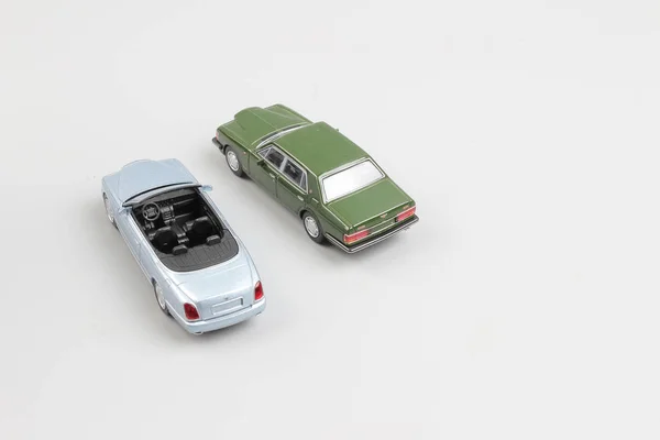 Isolato giocattolo convertibile auto su bianco — Foto Stock