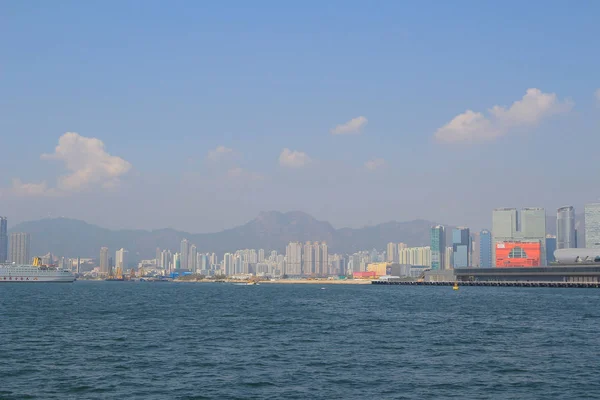 Hong Kong városkép a victoria-kikötőre és a nagy csoport-tal — Stock Fotó