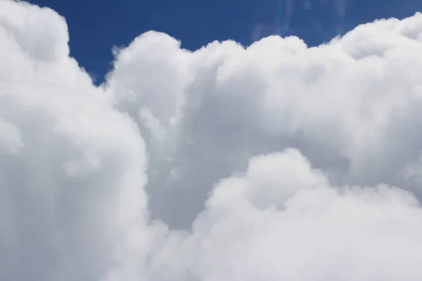 Céu azul e nuvens perfeitas — Fotografia de Stock