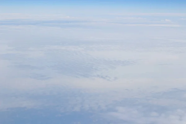 飛行機雲から青空高いビュー — ストック写真