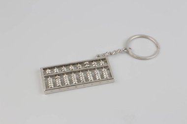 Anahtarlık Anahtarlık arka zemin üzerinde izole ile