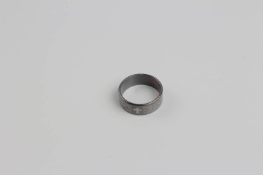 Yüzük Isolated beyaz arka plan üzerinde