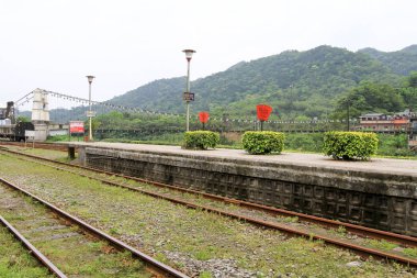 Taipei, Taiwa yakınlarında Shifen köy eski tren geçiyor