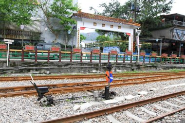 Taipei, Taiwa yakınlarında Shifen köy eski tren geçiyor