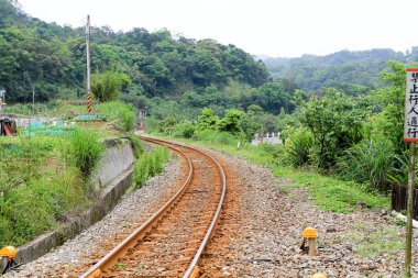 Taipei, Taiwa yakınlarında Shifen köy eski tren geçiyor