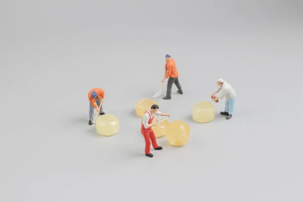 Mini de pintores de trabajadores con caramelos — Foto de Stock