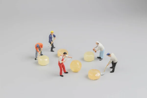 Mini di pittori di lavoratori con caramelle — Foto Stock
