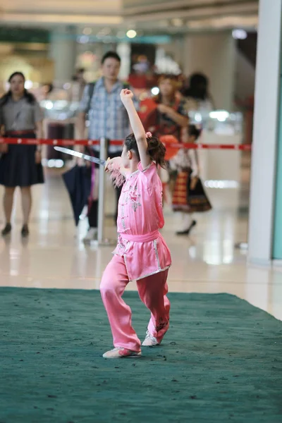 Wu shu demonstration bei hk tst 2017 — Stockfoto