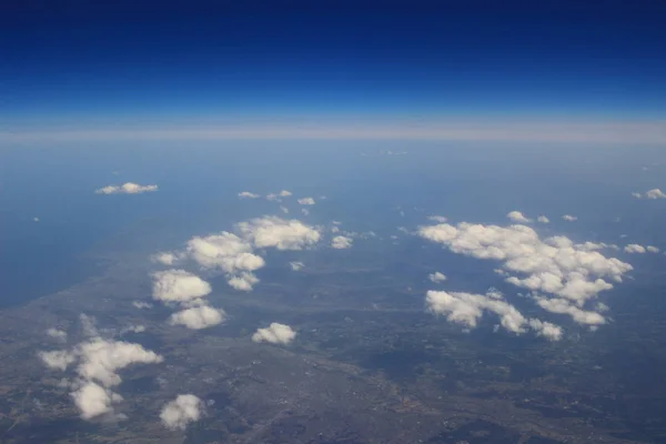 토지, 필드, 그리고 구름 위에서 보기 — 스톡 사진