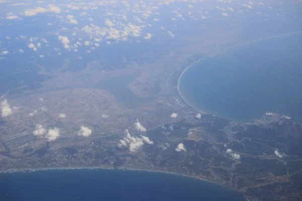 Arazi, alanlar ve bulutların Üstten Görünüm — Stok fotoğraf