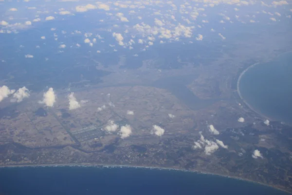 土地、フィールド、および雲の上からの眺め — ストック写真