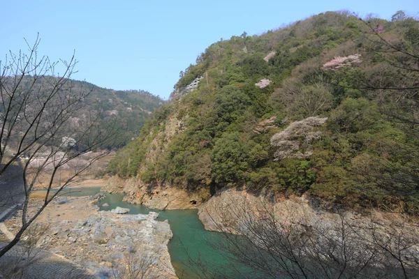 View of mountains and river from the Romantic Train outside of K — Stock Photo, Image