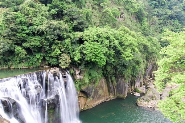 在平西，台北，台湾十分瀑布 — 图库照片