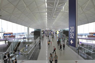 Hong Kong Uluslararası Havaalanı yolcuları 