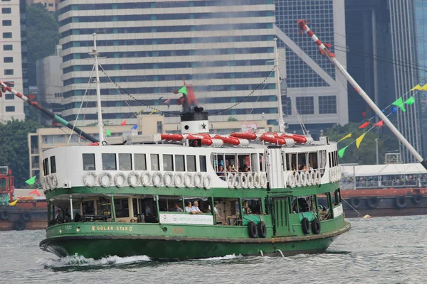 Barco Star Ferry no porto de Hong Kong — Fotografia de Stock