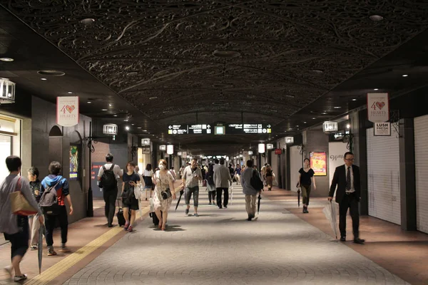 Das unterirdische Einkaufszentrum in tenjin — Stockfoto