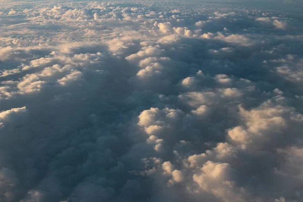 Nuage bleu a été pris dans un avion pour arrière-plan — Photo