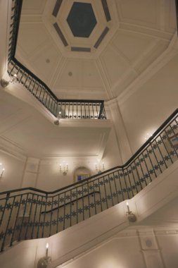 Kar Krisal Müzesi yuvarlak merdiven