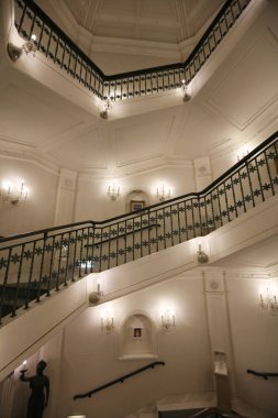 Kar Krisal Müzesi yuvarlak merdiven