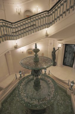 Kar Krisal Müzesi yuvarlak merdiven