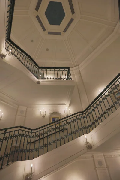 Kar Krisal Müzesi yuvarlak merdiven