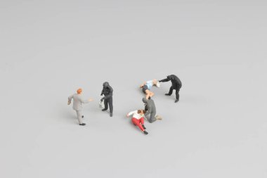 Grup Mini ature soyguncu çalışıyoruz