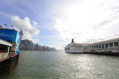 Cruise Ship okyanus terminalde demirledi