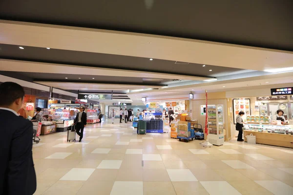 Продукти харчування та рослинні магазин в New Chitose Аеропорт — стокове фото